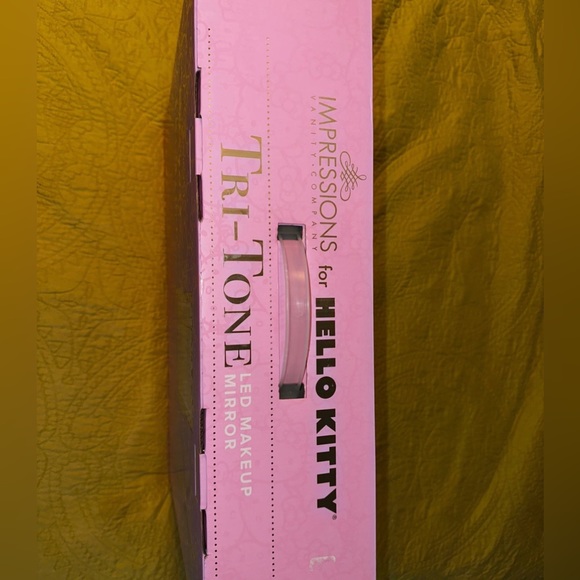 HELLO KITTY TRI-TONE LED MAKEUP MIRROR Sanrio - Picture 7 of 9